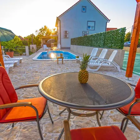 In Opanci Mit Beheiztem Pool- Parkplatz By Interhome Vikendica Lovrec