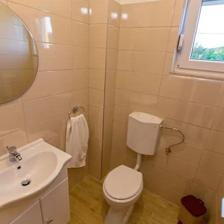 In Opanci Mit Beheiztem Pool- Parkplatz By Interhome Vikendica Lovrec